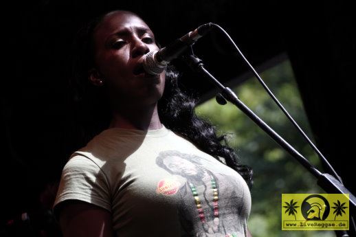 Jah Bouks (Jam) with The House Of Riddim Band 20. Reggae Jam Festival - Bersenbrueck 03. August 2014 (17).JPG